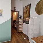 Into The World Appartement *