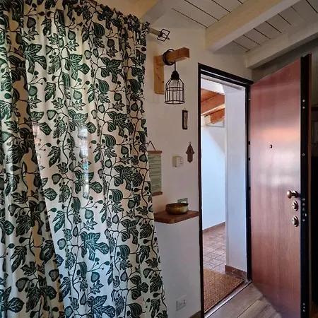 Into The World Apartment *